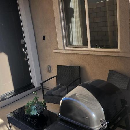 Private Lux Apartment In A New Community Fontana Exterior photo